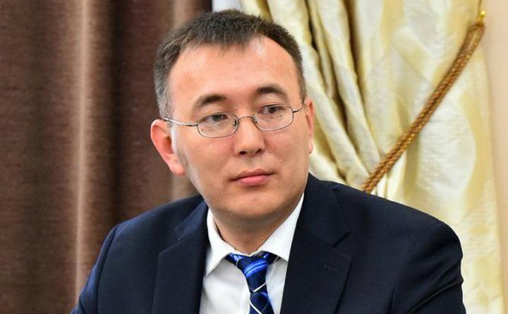 Абдыгулов: Интервенциясыз доллардын наркы 300-400 сомго чыгып кетмек