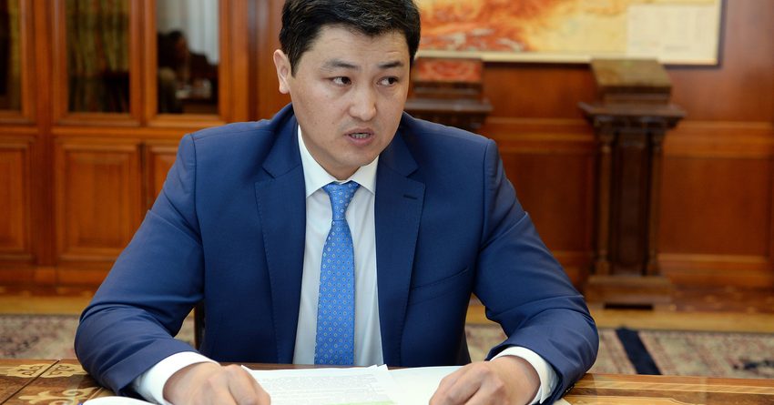 Жээнбеков: Счетная палата должна переходить на стратегический аудит