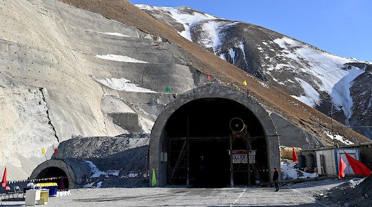 Түндүк-Түштүк унаа жолундагы тоннелди тешүү иштери аяктады