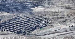 «Кумтор» предупредил о возможном закрытии рудника навсегда