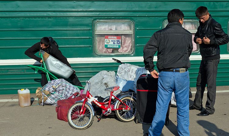 Медведев Орусияга эмгек мигранттарын киргизүү тартибин катаалдаштырууну сунуштады