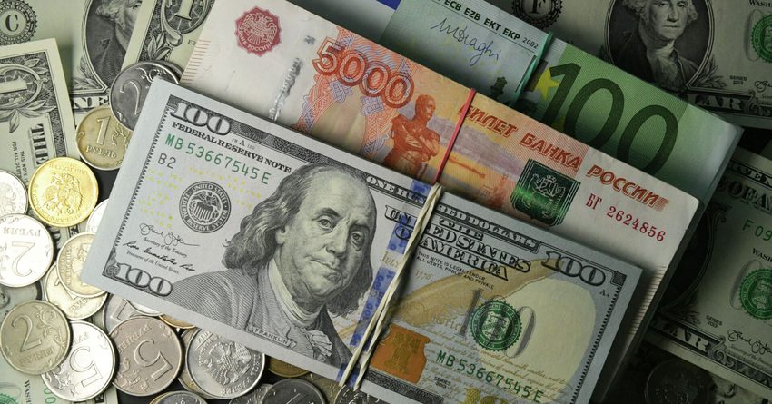 Сом укрепился по отношению ко всем валютам, кроме доллара