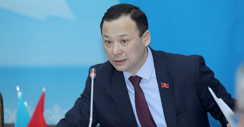 Депутат: «Биздеги алтын аралашмалар Кыргызстандын өзүндө гана кайра иштетилиши керек»