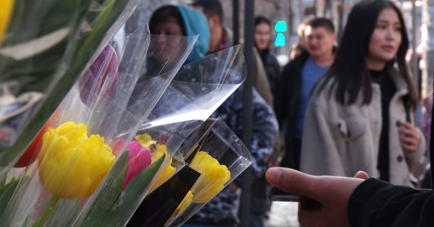 Купить цветы так, чтобы не разориться. Гид по цветочному рынку Бишкека