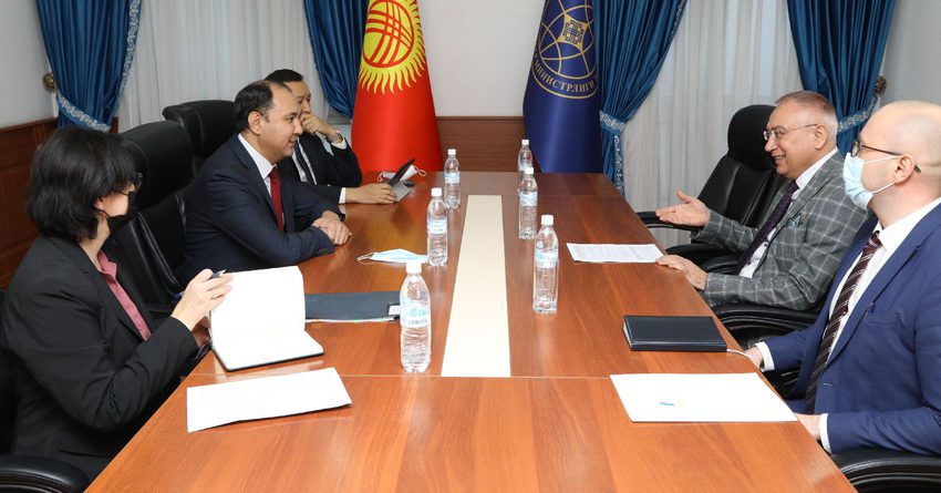 Кыргызстан и Украина обсудили проведение бизнес-форума в 2022 году