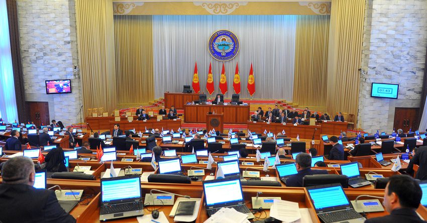 Мажитов обсудил с корейскими экспертами цифровизацию парламента