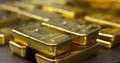 Стоимость унции золота впервые превысила $2 тысячи