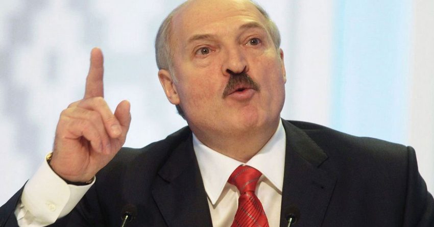Лукашенко предложил России «обменять» завод колесных тягачей на месторождения нефти