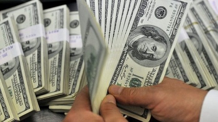 Доллар вновь дешевеет. Курсы валюты НБ КР на 1 июня