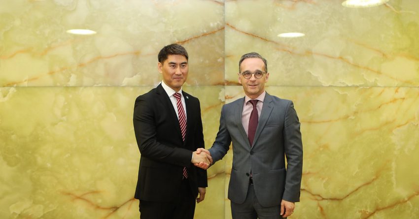 Главы МИД КР и Германии обсудили кыргызско-германское сотрудничество