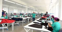 На Иссык-Куле с августа работает швейная фабрика на 300 рабочих мест