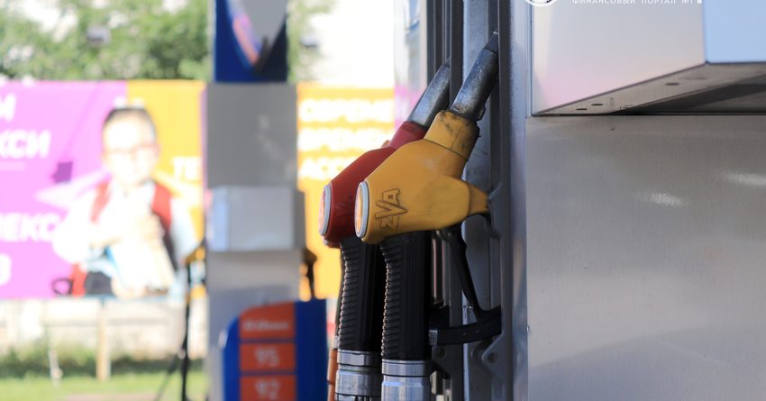Сколько литров бензина в Кыргызстане можно купить на среднюю зарплату?