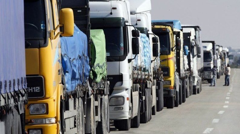 Кыргызстан просит ЕС решить проблему простаивания грузов на границе