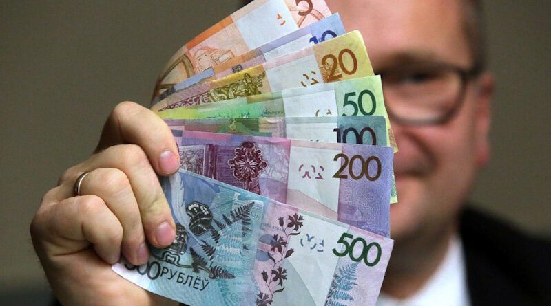 Беллоруский рубль больше остальных нацвалют ЕАЭС просел к доллару и евро