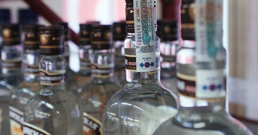 В Джалал-Абаде выявлено 23.5 тысячи бутылок нелегального алкоголя