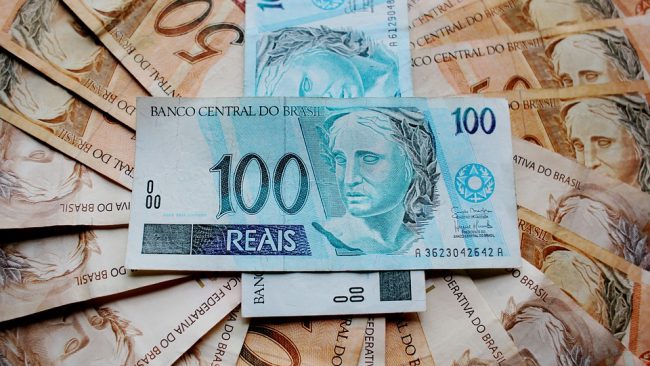 Бразильский реал ослаб к сому. Какие еще валюты оказались слабее