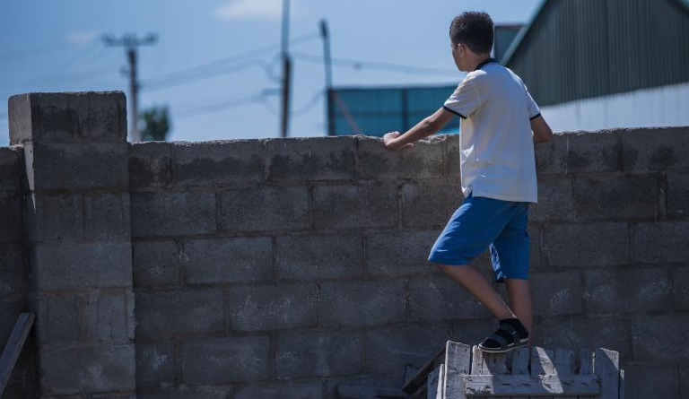 В Кыргызстане снизилось количество нуждающихся семей — Минтруда