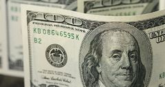 Межбанковские валютные торги открылись с пониженной ценной доллара США